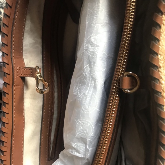 Michael kors purse - Picture 6 of 7